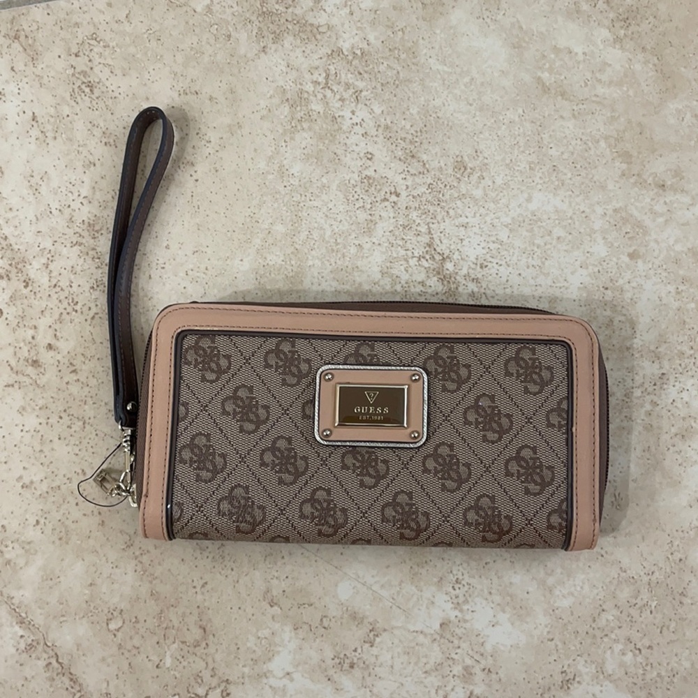 New GUESS Wallet